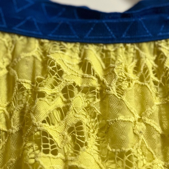 LuLaRoe Elegant Yellow Lace Skirt Sz 2XL Women - Picture 3 of 9